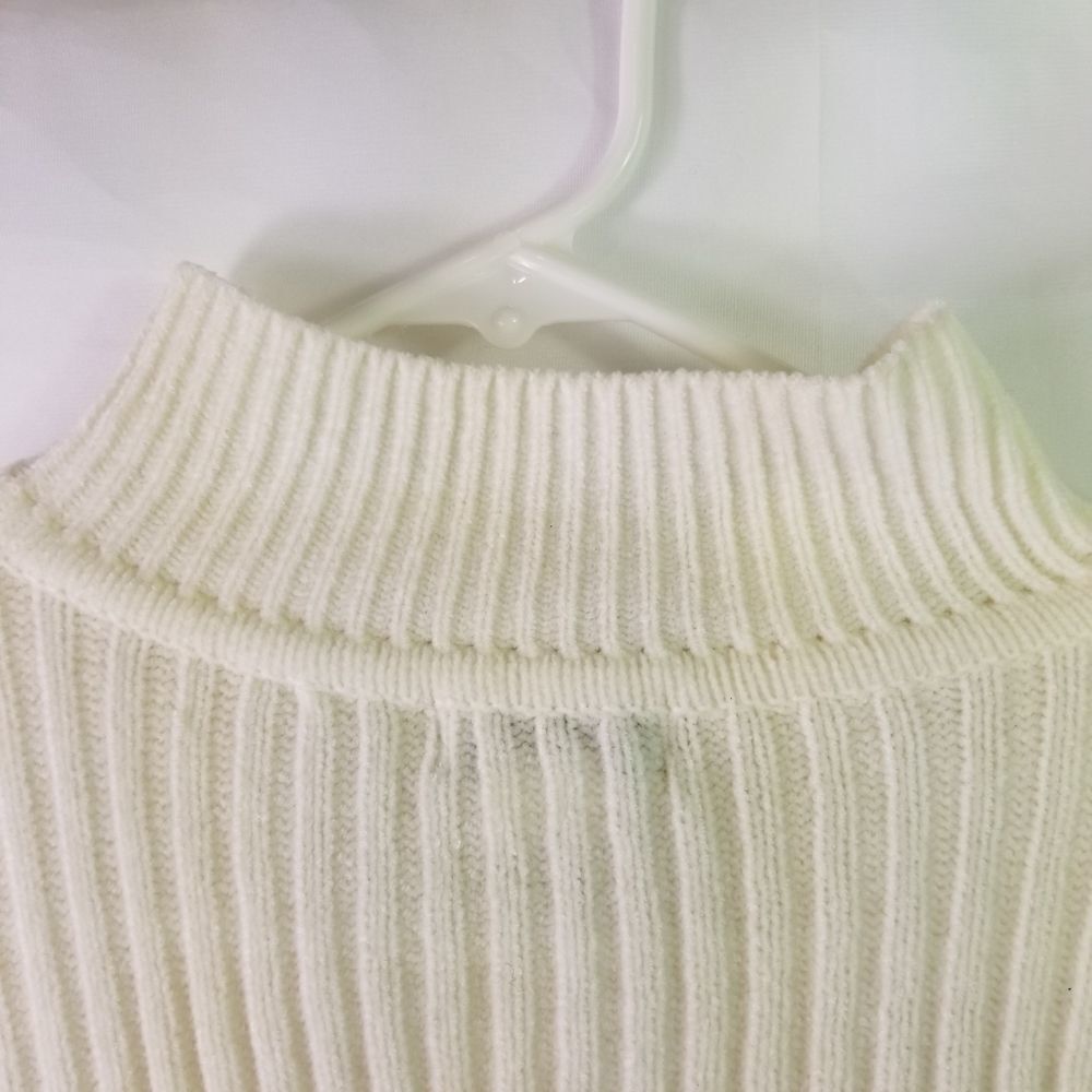 Reflections Ivory Sweater. Size L. - Picture 8 of 9